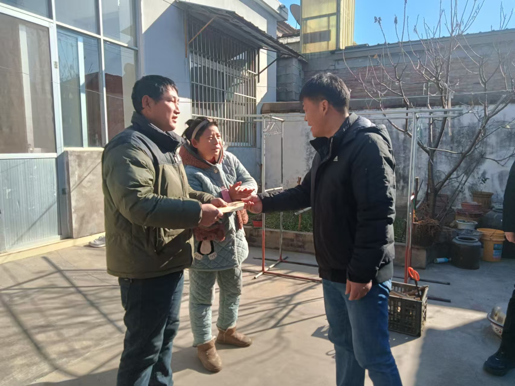 慰问残疾人家庭，传递关怀与温暖.jpg