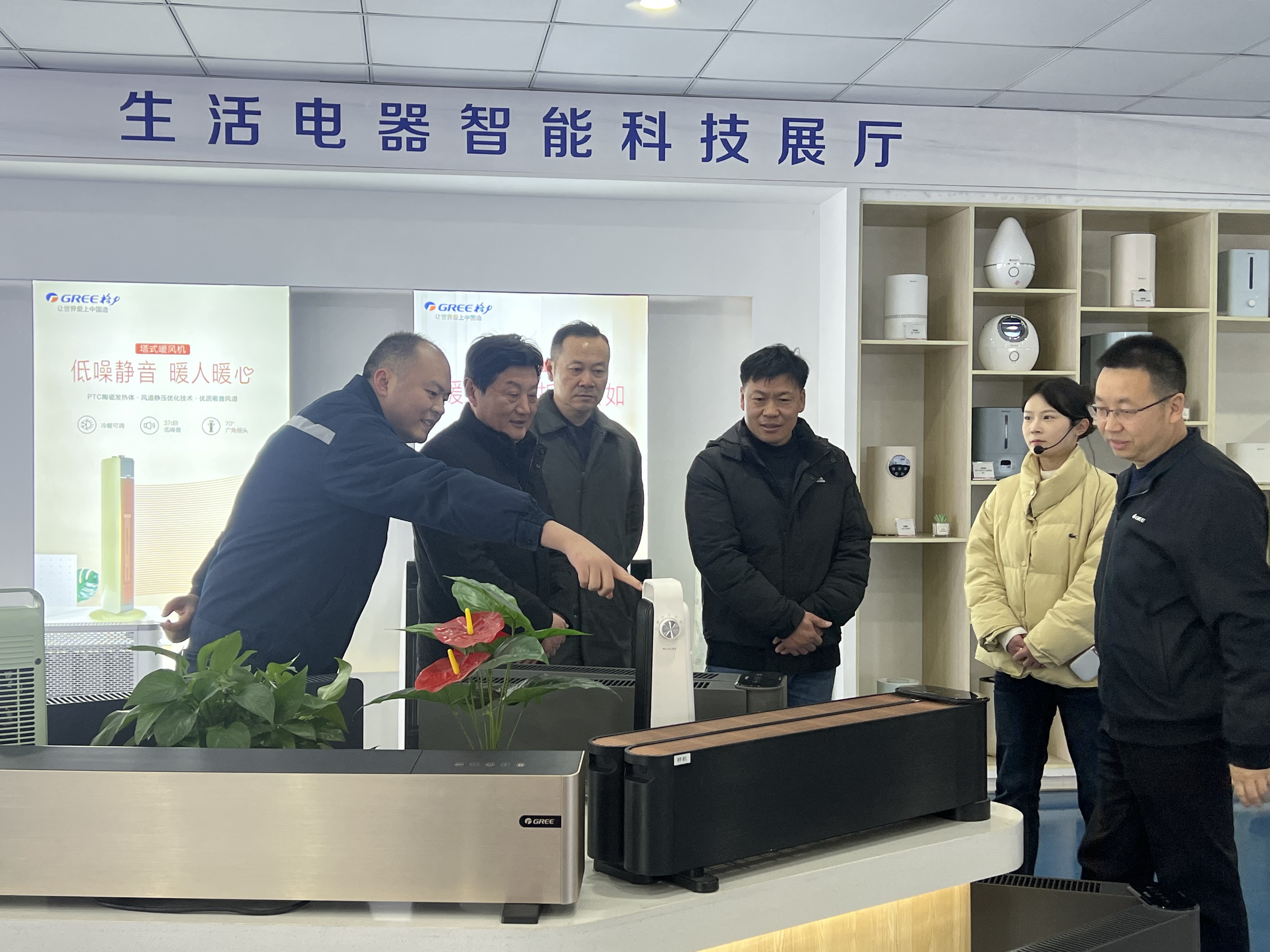 走访企业，拓展就业岗位1.jpg