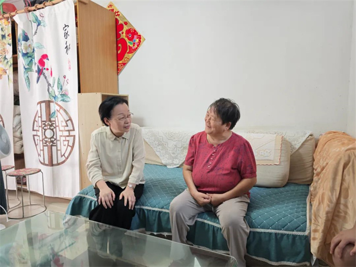 8.7姜理事长调研.jpg