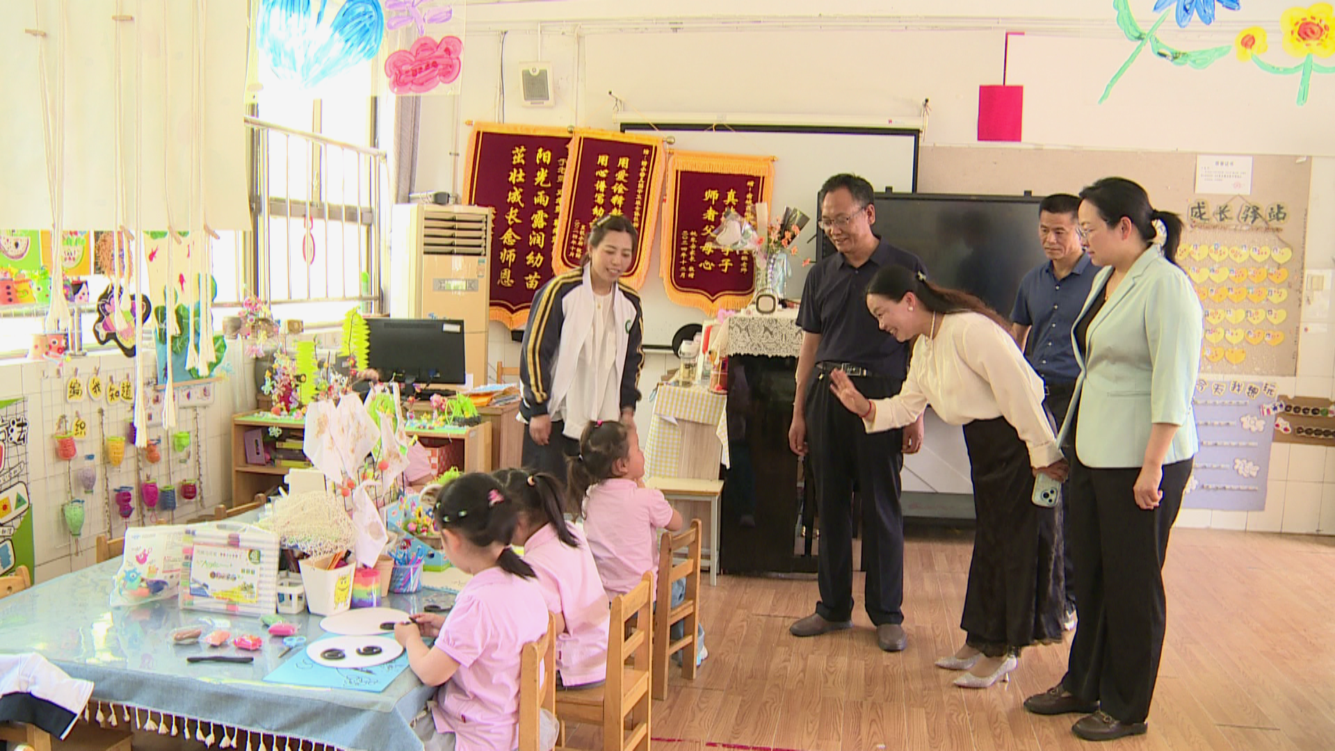 市残联开展“全国助残日”走访慰问活动